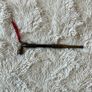 VINTAGE JAPANESE KISERU WOOD BRASS TOBACCO
PIPE WITH TASSEL TOMOE
